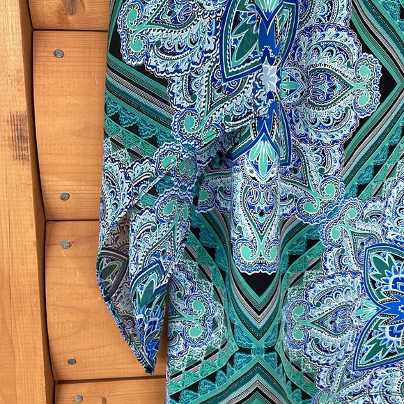 Roz & Ali Lightweight Summer Blouse. Very cool metal neck detail. Plus Size 2X - Picture 6 of 11